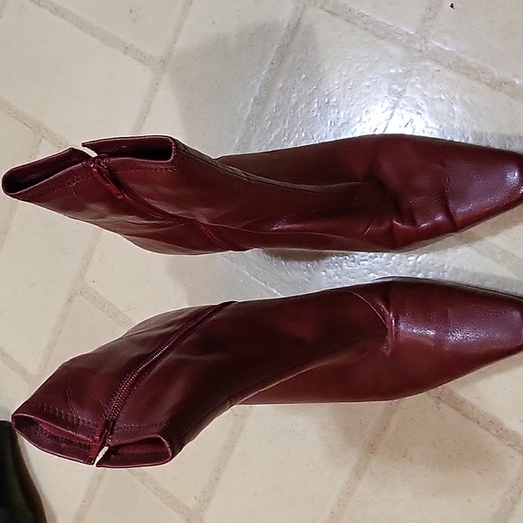 Worthington red heeled boots - Picture 3 of 3